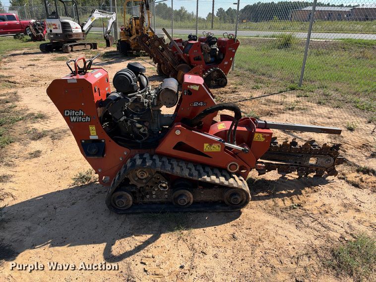image for item ES8269 2019 Ditch Witch C24X trencher