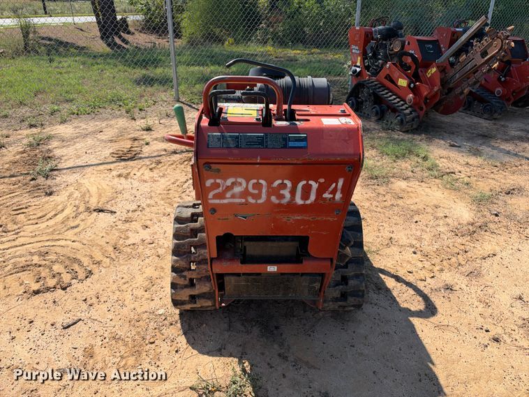 image for item ES8269 2019 Ditch Witch C24X trencher