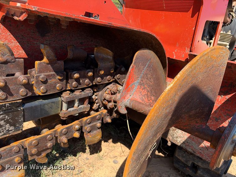 image for item ES8269 2019 Ditch Witch C24X trencher