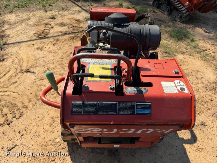 image for item ES8269 2019 Ditch Witch C24X trencher