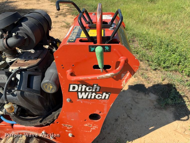 image for item ES8269 2019 Ditch Witch C24X trencher