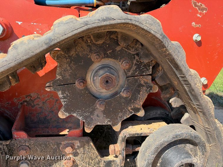 image for item ES8269 2019 Ditch Witch C24X trencher