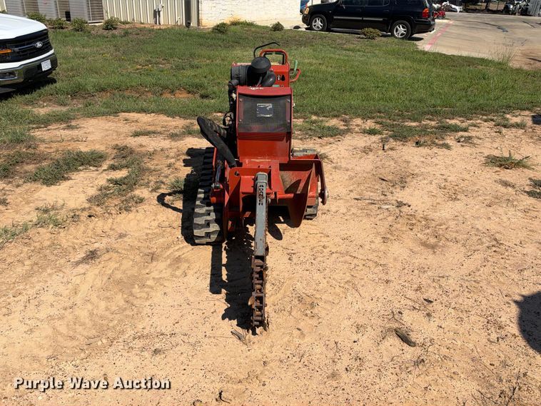 image for item ES8270 2019 Ditch Witch C24X trencher