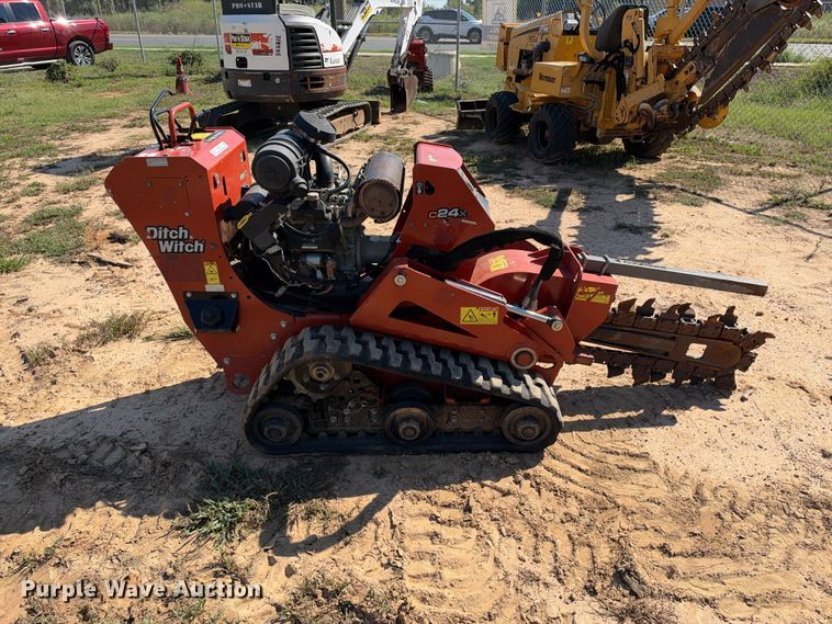 image for item ES8270 2019 Ditch Witch C24X trencher