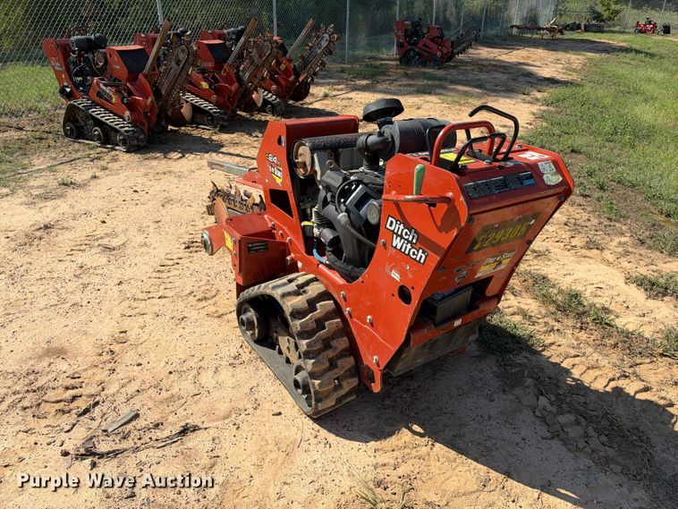 image for item ES8270 2019 Ditch Witch C24X trencher