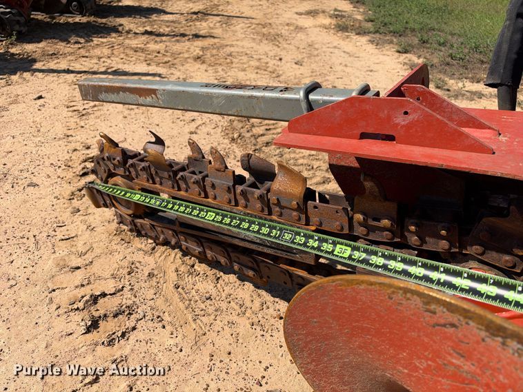 image for item ES8270 2019 Ditch Witch C24X trencher