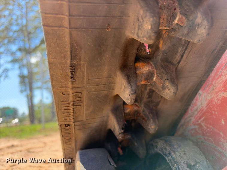 image for item ES8270 2019 Ditch Witch C24X trencher