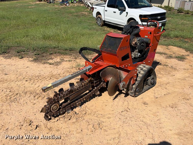 image for item ES8271 2018 Ditch Witch C24X trencher
