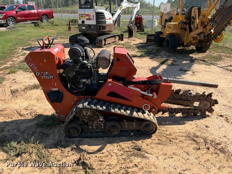 image for item ES8271 2018 Ditch Witch C24X trencher