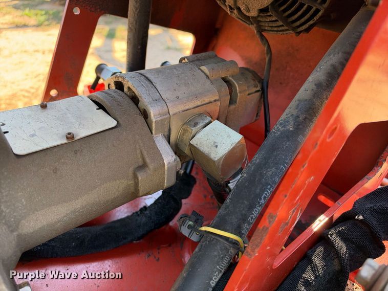 image for item ES8271 2018 Ditch Witch C24X trencher