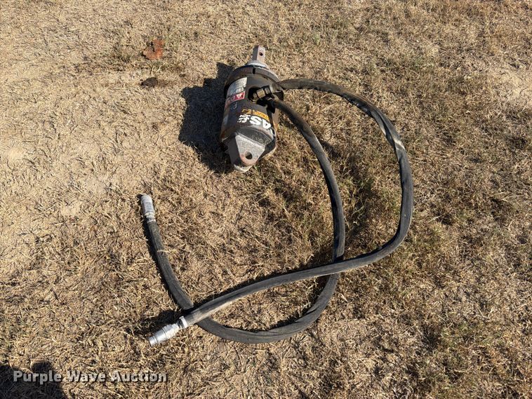 image for item EU0972 2022 Case X1475 auger drive unit