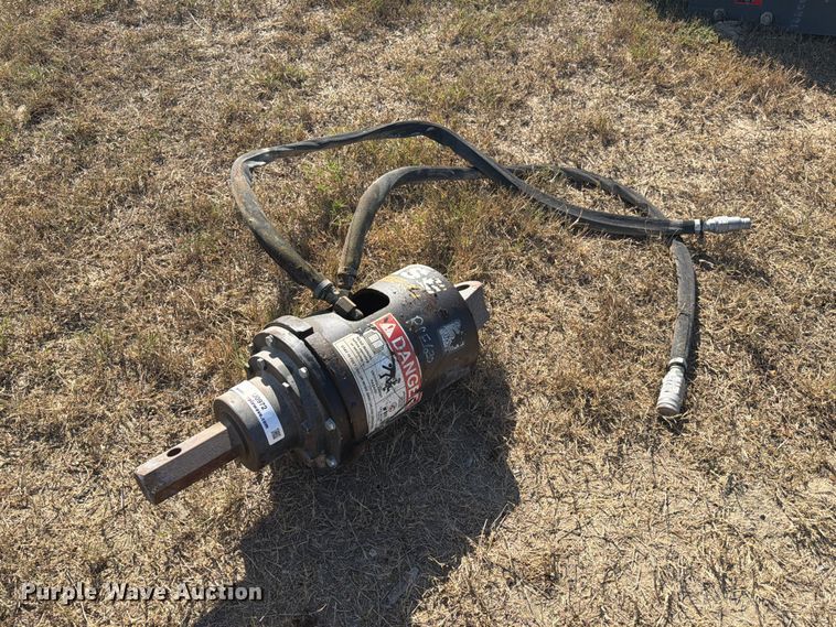 image for item EU0972 2022 Case X1475 auger drive unit