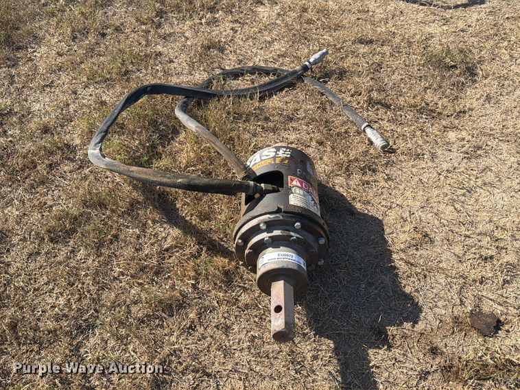 image for item EU0972 2022 Case X1475 auger drive unit