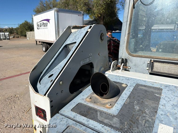 image for item EW1197 2014 Takeuchi TL10 tracked skid steer loader