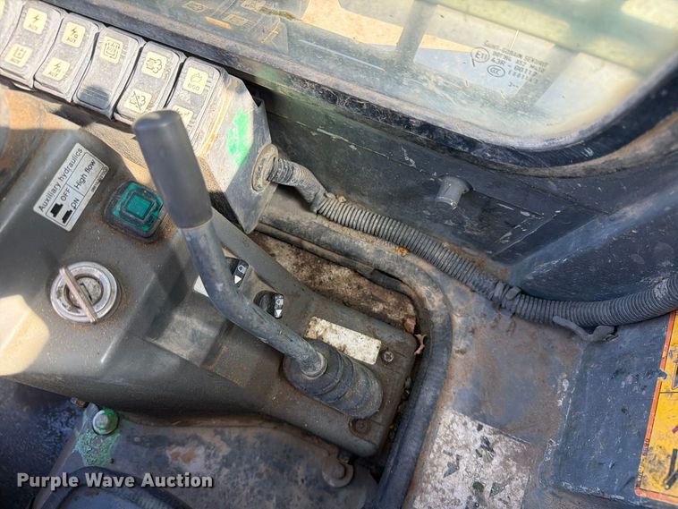 image for item EW1197 2014 Takeuchi TL10 tracked skid steer loader