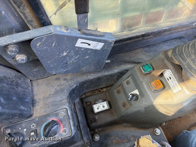 image for item EW1197 2014 Takeuchi TL10 tracked skid steer loader
