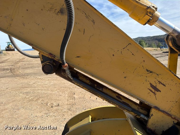 image for item EW1200 1997 Caterpillar 320B L excavator