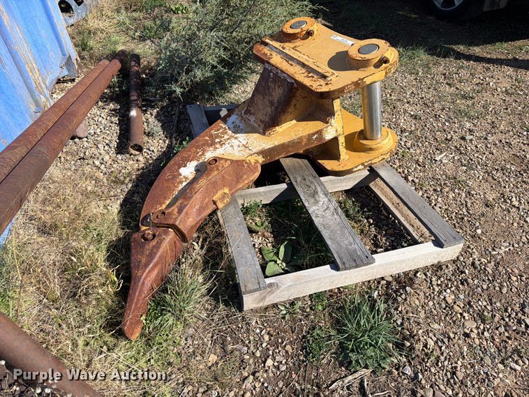 image for item EW1202 Bedrock 320 B-Linkage excavator ripper