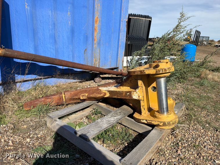 image for item EW1202 Bedrock 320 B-Linkage excavator ripper