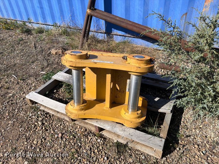 image for item EW1202 Bedrock 320 B-Linkage excavator ripper