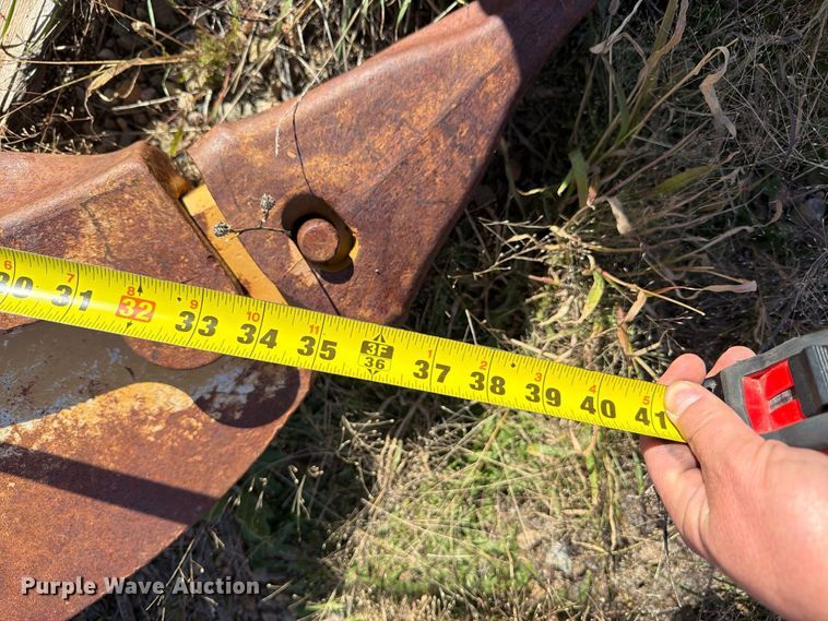 image for item EW1202 Bedrock 320 B-Linkage excavator ripper