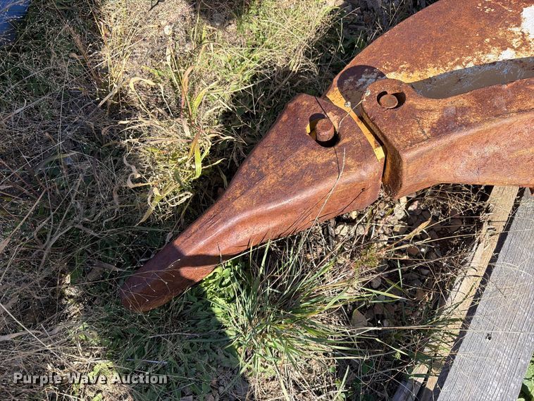 image for item EW1202 Bedrock 320 B-Linkage excavator ripper