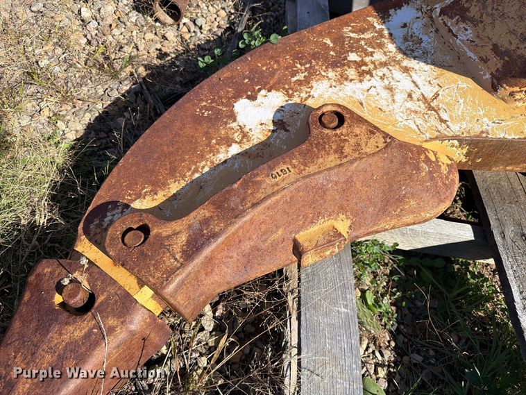 image for item EW1202 Bedrock 320 B-Linkage excavator ripper