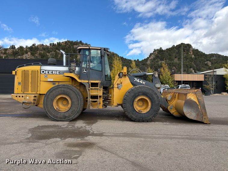 image for item EW2325 2014 John Deere 744K wheel loader