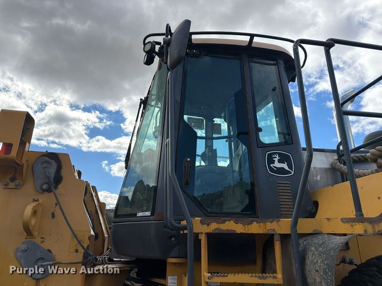 image for item EW2325 2014 John Deere 744K wheel loader
