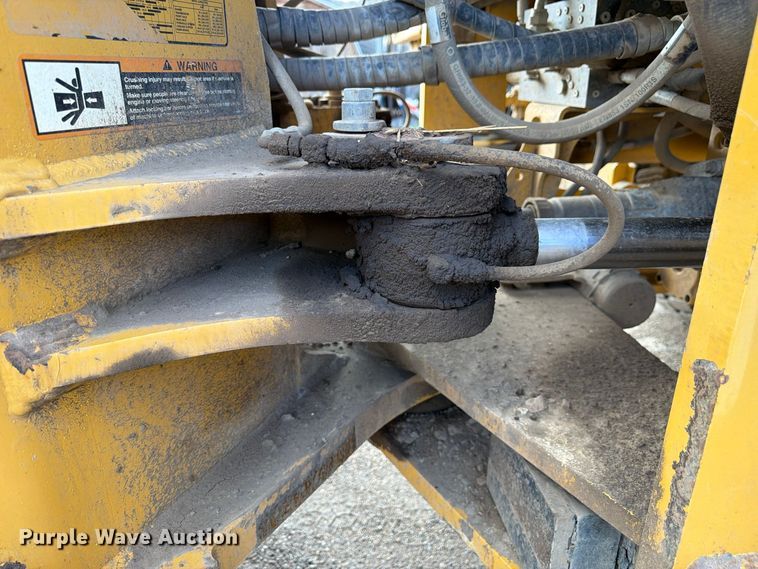image for item EW2325 2014 John Deere 744K wheel loader