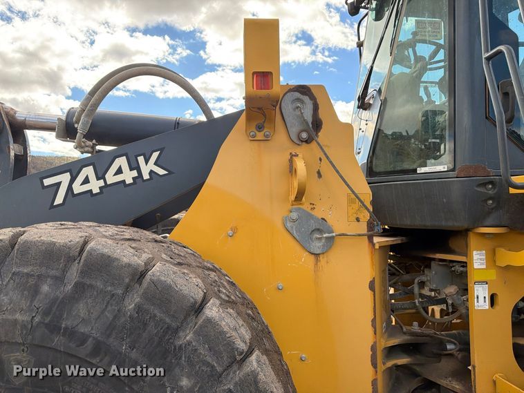image for item EW2325 2014 John Deere 744K wheel loader
