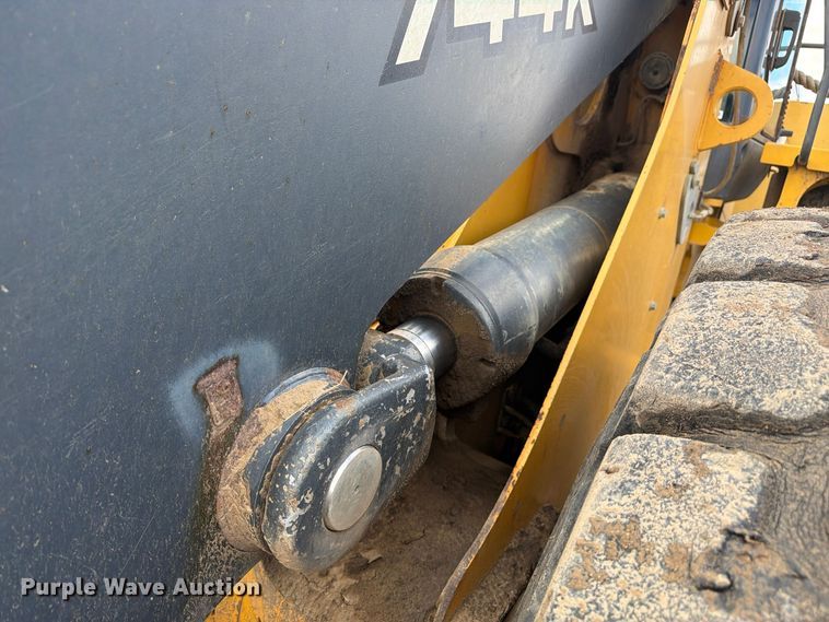 image for item EW2325 2014 John Deere 744K wheel loader