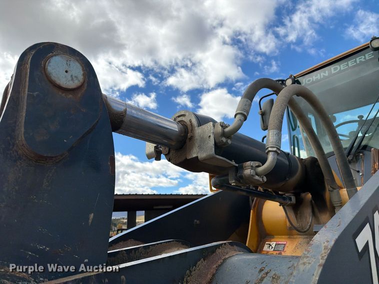 image for item EW2325 2014 John Deere 744K wheel loader