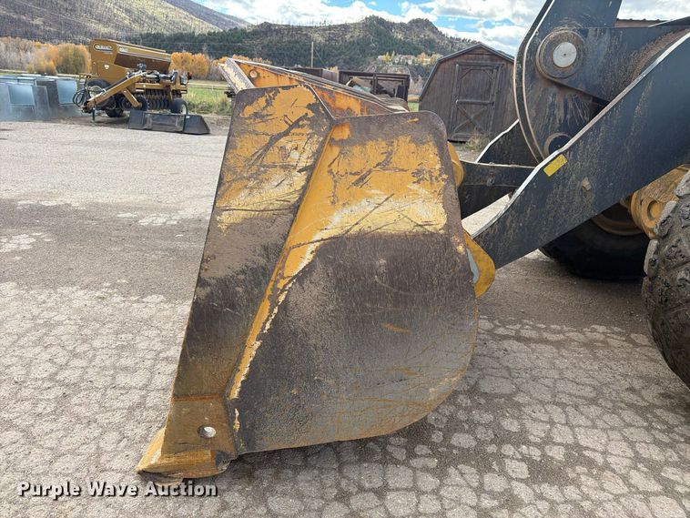 image for item EW2325 2014 John Deere 744K wheel loader