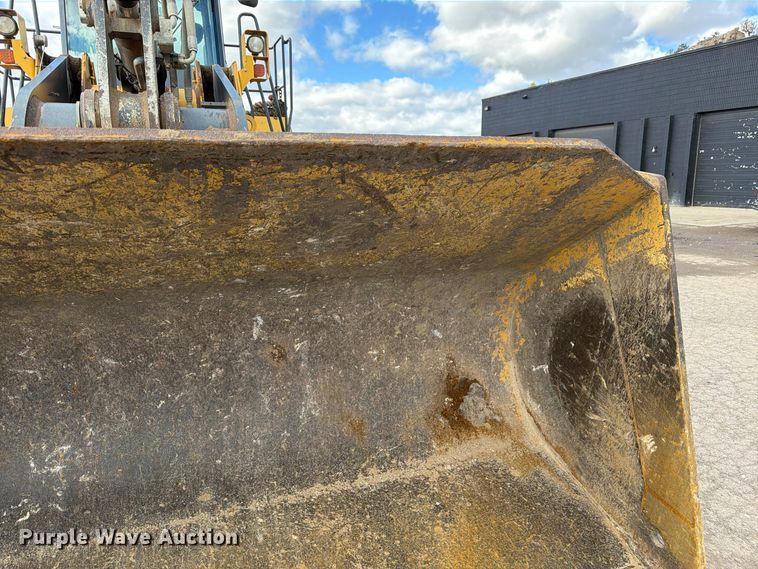 image for item EW2325 2014 John Deere 744K wheel loader