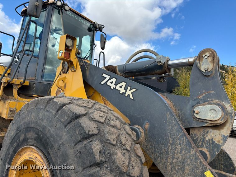 image for item EW2325 2014 John Deere 744K wheel loader