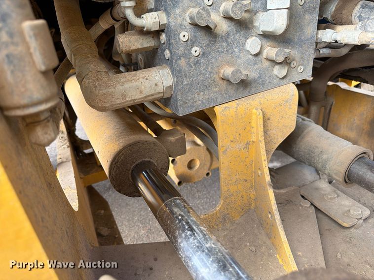 image for item EW2325 2014 John Deere 744K wheel loader