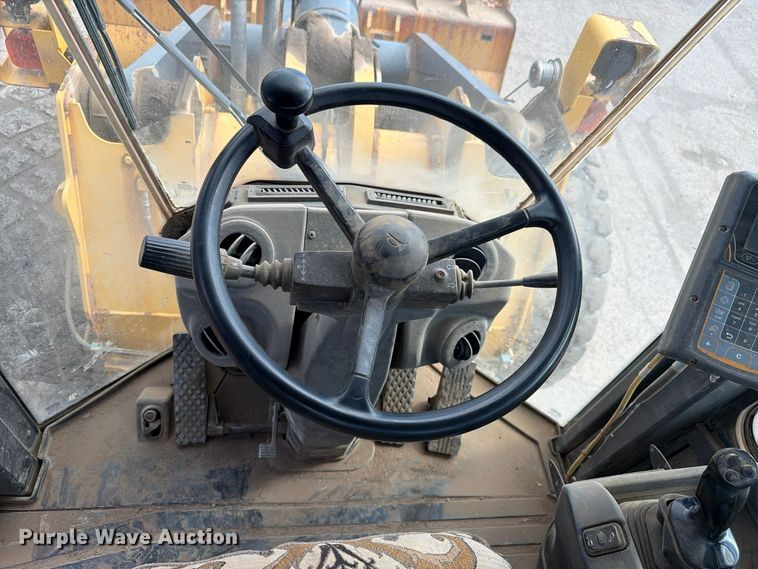 image for item EW2325 2014 John Deere 744K wheel loader