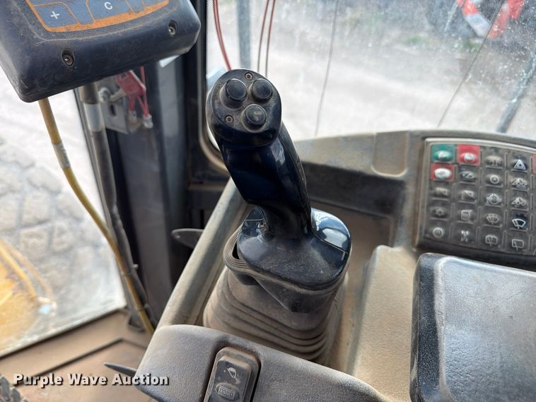 image for item EW2325 2014 John Deere 744K wheel loader