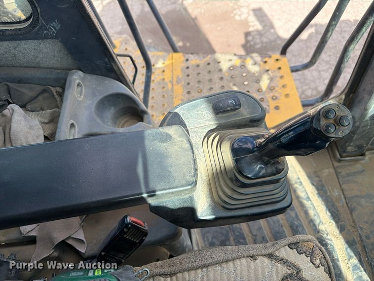 image for item EW2325 2014 John Deere 744K wheel loader