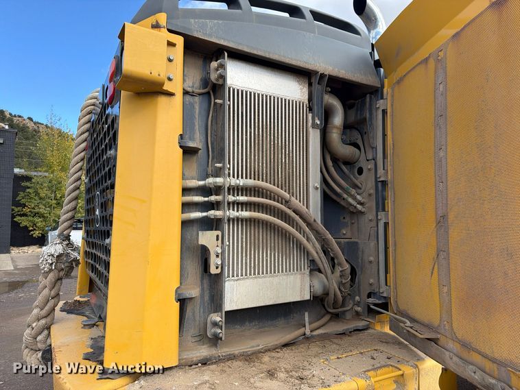 image for item EW2325 2014 John Deere 744K wheel loader