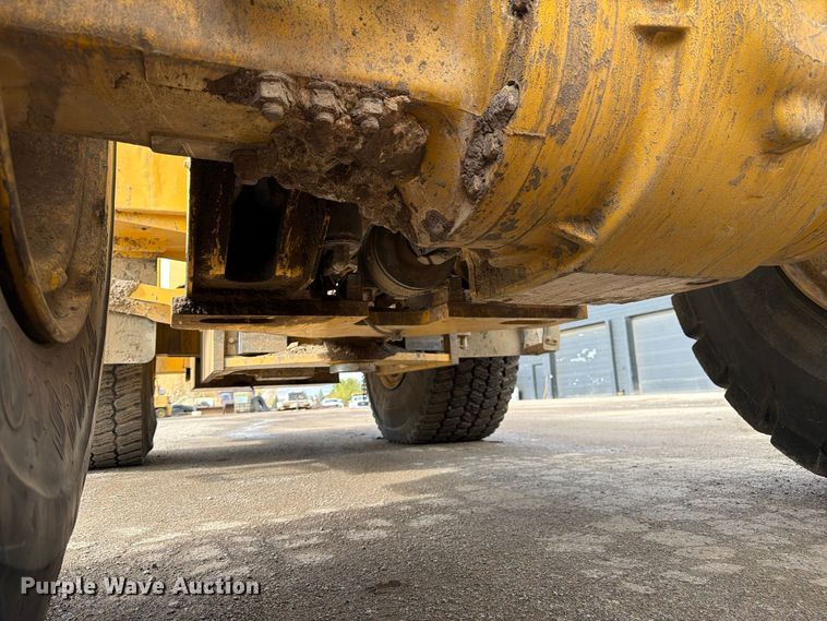 image for item EW2325 2014 John Deere 744K wheel loader
