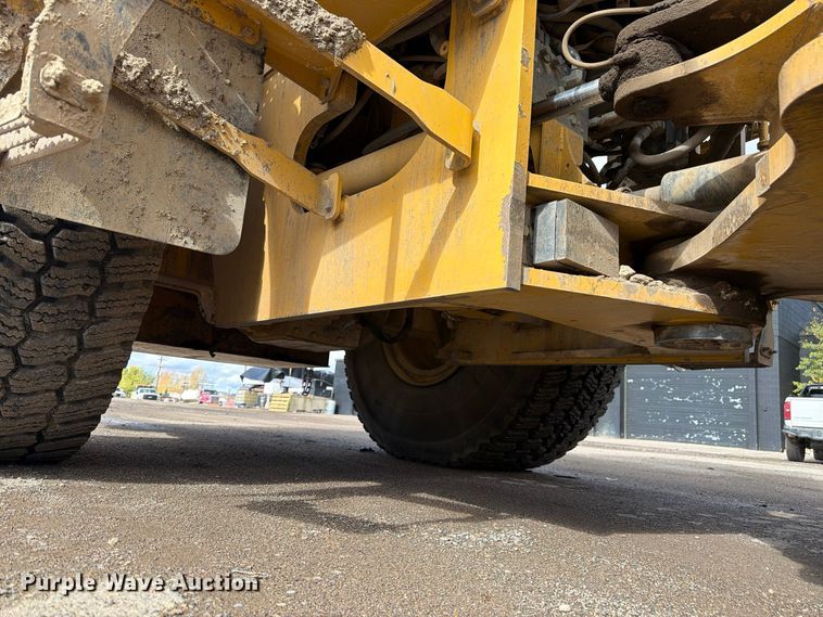 image for item EW2325 2014 John Deere 744K wheel loader