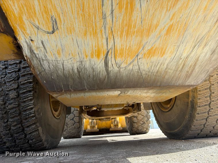 image for item EW2325 2014 John Deere 744K wheel loader