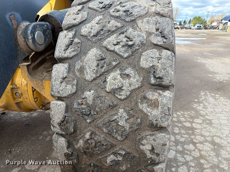 image for item EW2325 2014 John Deere 744K wheel loader