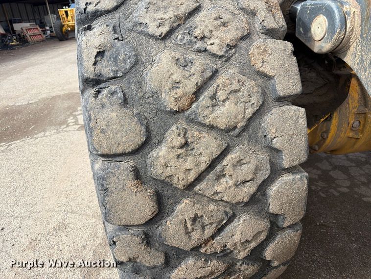 image for item EW2325 2014 John Deere 744K wheel loader
