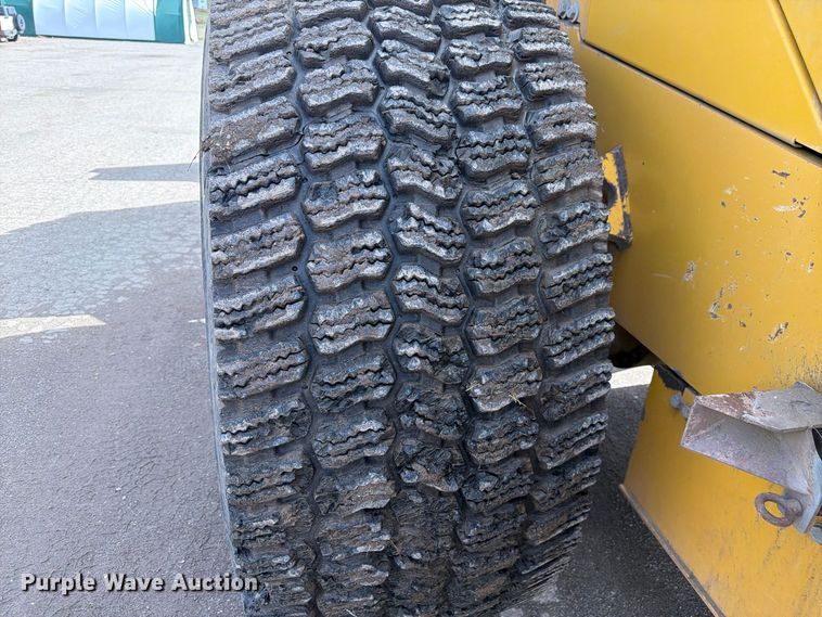 image for item EW2325 2014 John Deere 744K wheel loader