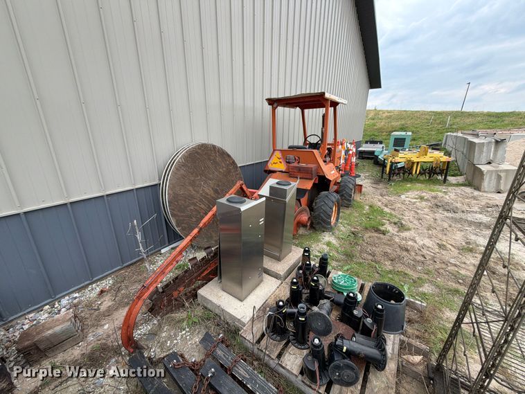 image for item EW5188 Ditch Witch R30 trencher