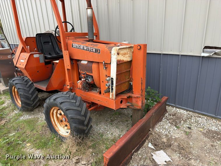 image for item EW5188 Ditch Witch R30 trencher