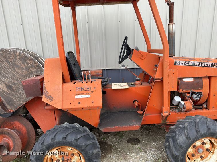image for item EW5188 Ditch Witch R30 trencher